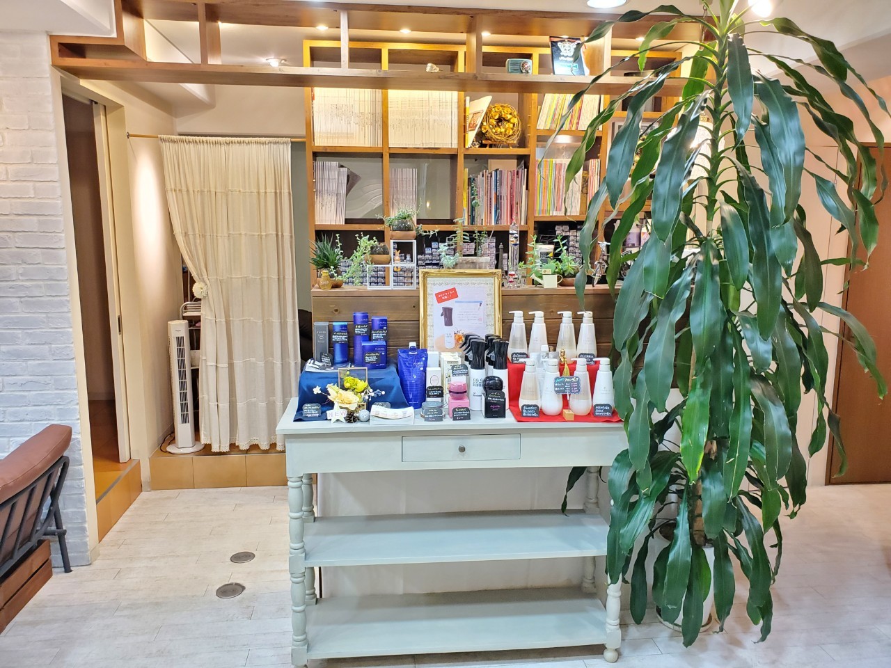 ヘアプラスワンチャーム・サロンギャラリー